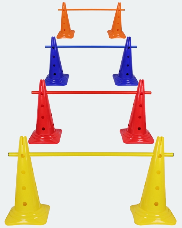 4 x Ke­gel­hür­de 50 cm im Set mit Stan­ge 100 cm oder 180 cm, in 4 Far­ben